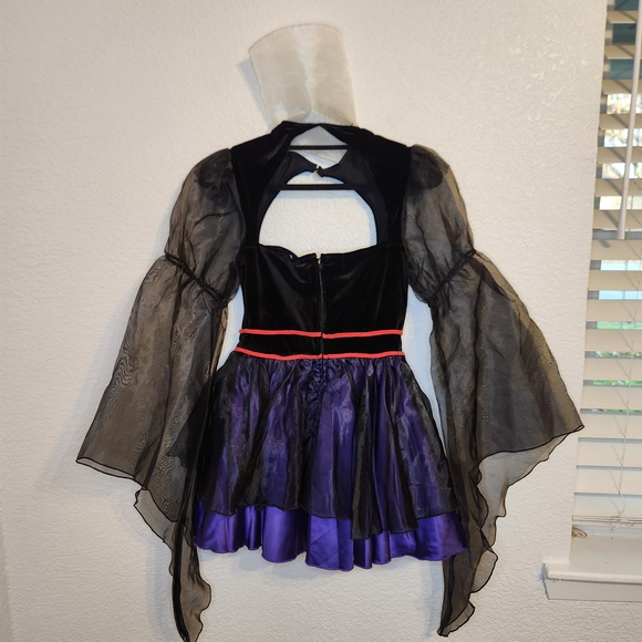 Dolls Kill Trickz N' Treatz evil queen costume One Bad Apple Costume M - Picture 14 of 16